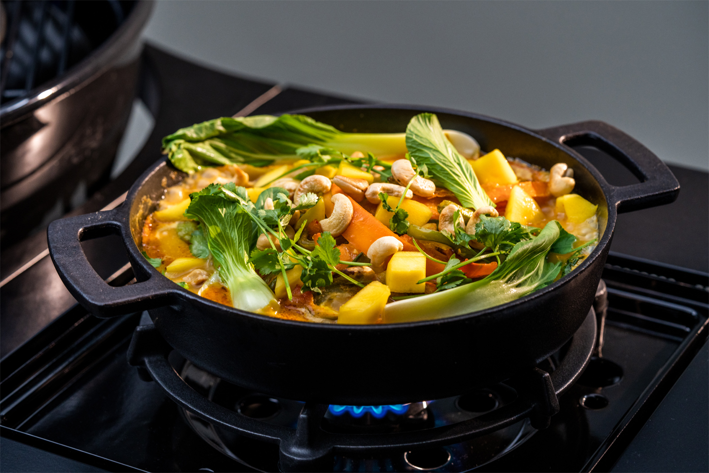 1449149_Gusspfanne_6 OutdoorCHEF Gusseisenpfanne 28 cm