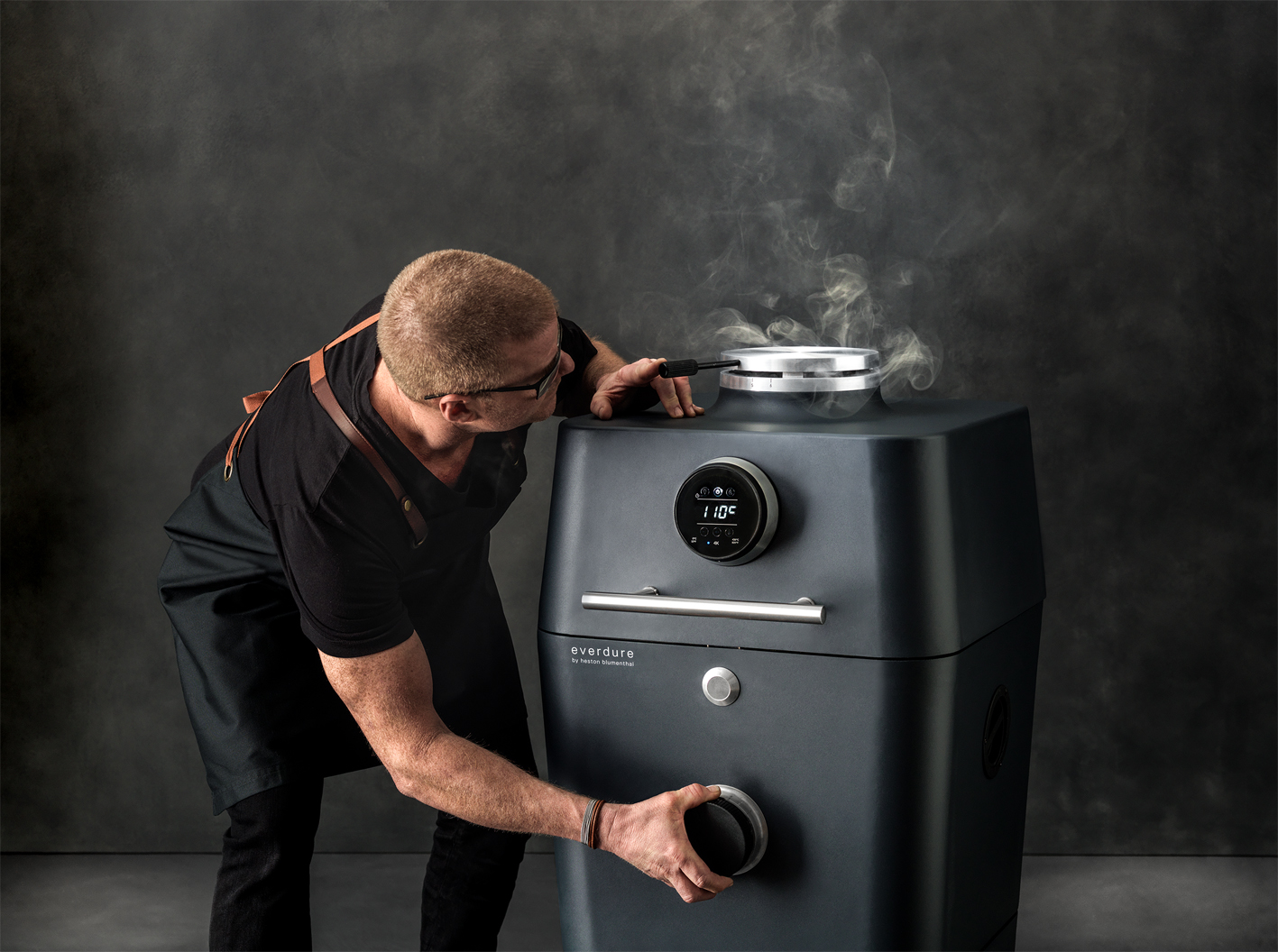 Everdure_4K_Graphite_8 Everdure 4K Outdoor Ofen Graphite by heston blumentahl