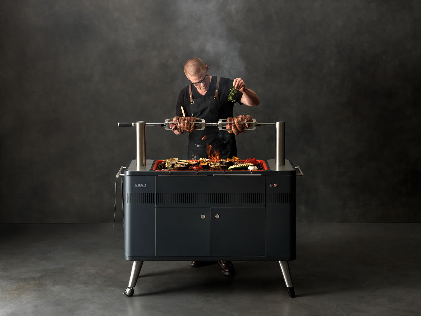 Everdure_HUB_5 Everdure HUB Holzkohlegrill & Heston Blumenthal