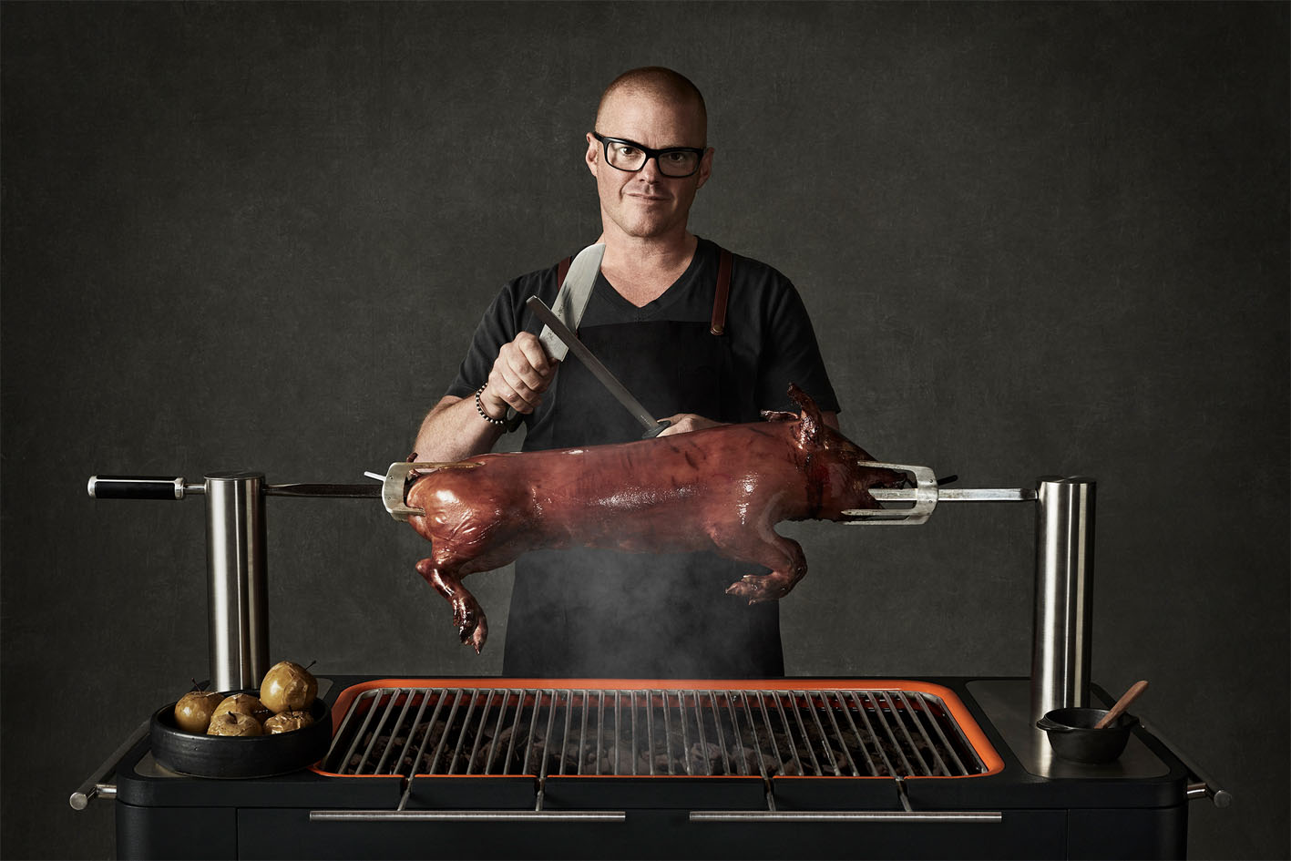 Everdure HUB Holzkohlegrill & Heston Blumenthal