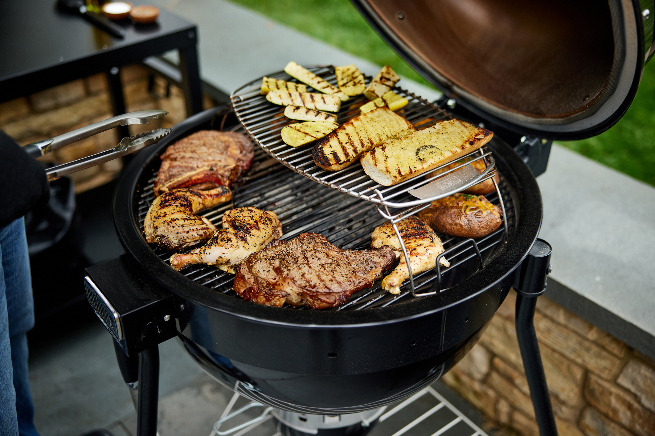 Weber Summit Kamado E6