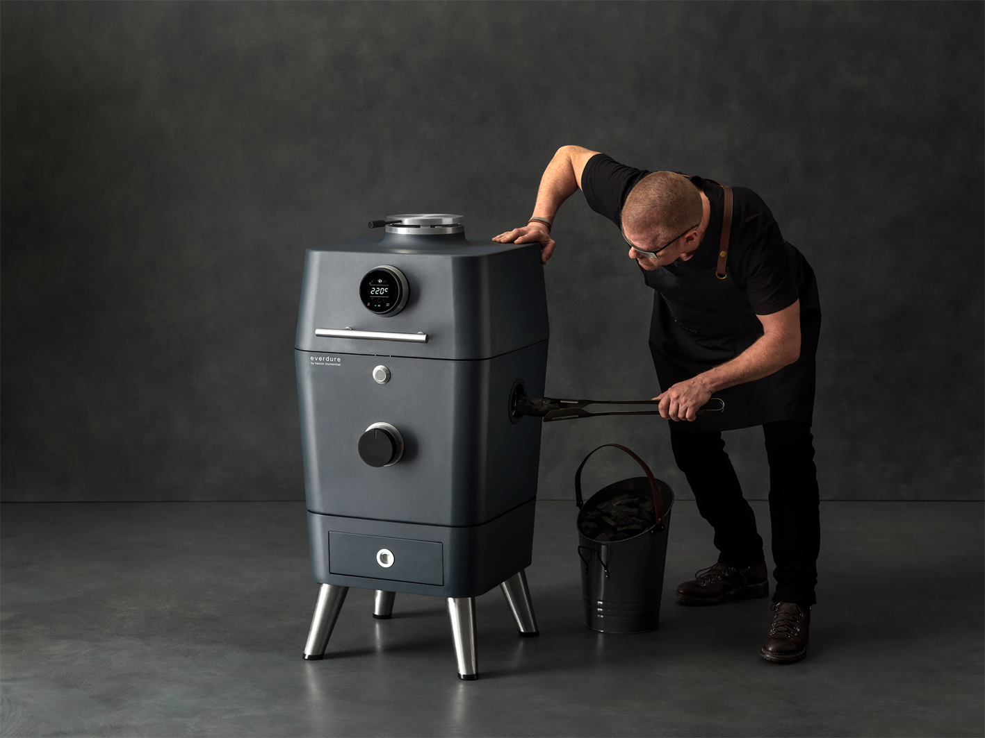 Everdure_4K_Graphite_9 Everdure 4K Outdoor Ofen Graphite by heston blumentahl Holzkohle